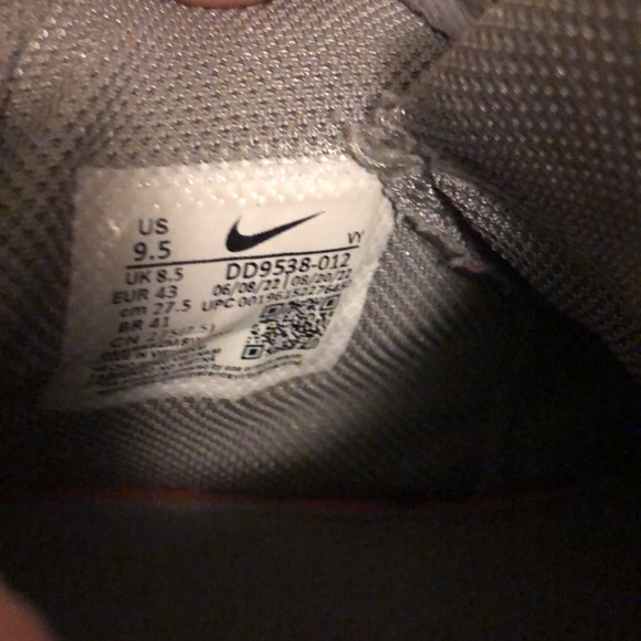 SOLD OUT - Picture 5 of 7